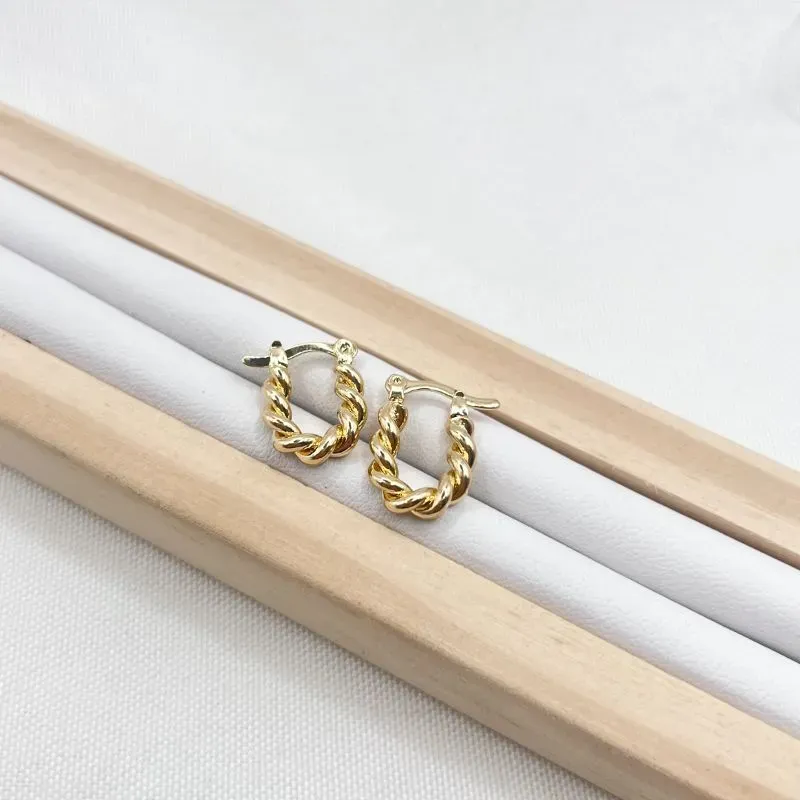 BRINCO ARGOLA TORCIDA COM FECHO ITALIANO