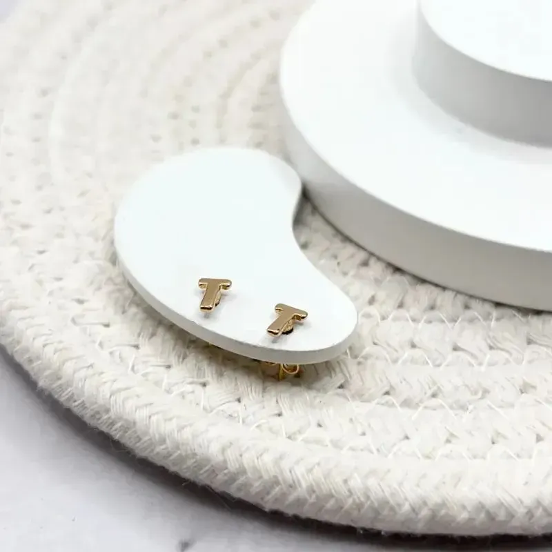 BRINCO PINO LETRA - T