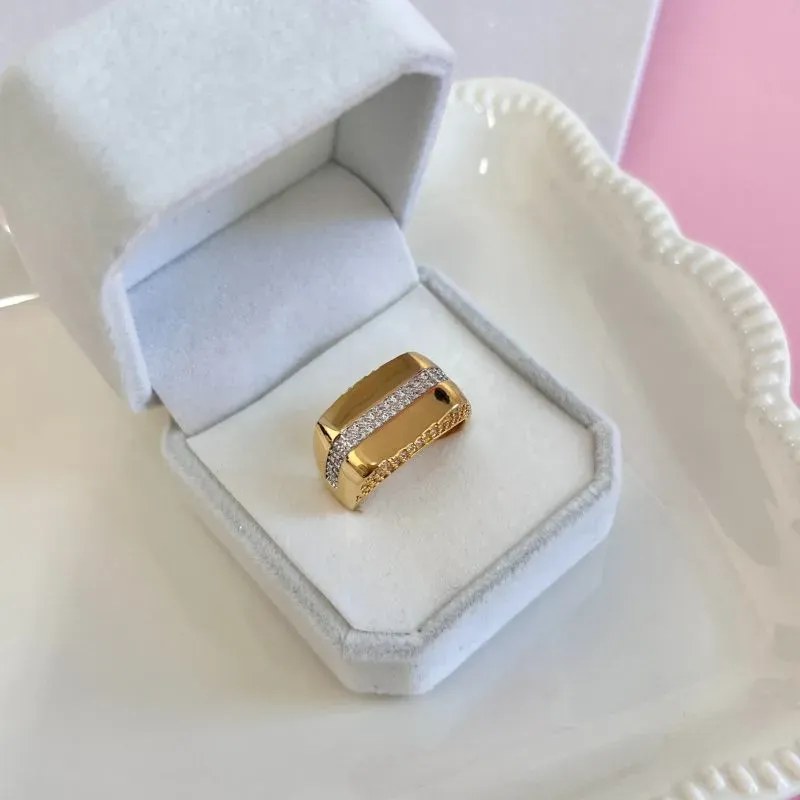 ANEL QUADRADO COM MICRO ZIRCONIA