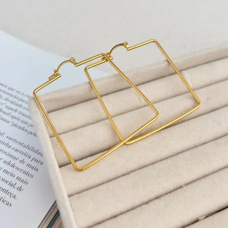 BRINCO ARGOLA QUADRADA FECHO ITALIANO