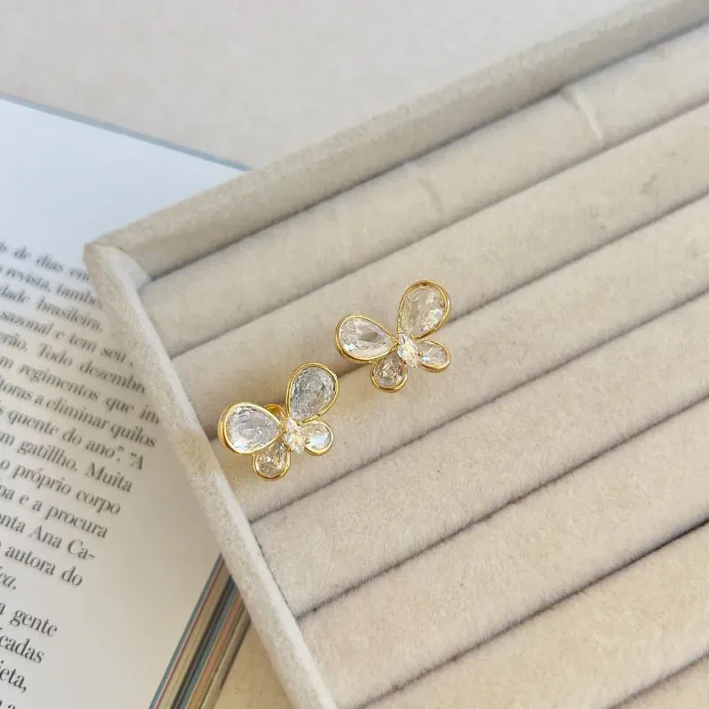 BRINCO BORBOLETA DE ZIRCONIA