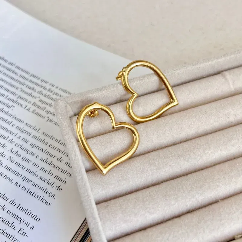 BRINCO GRANDE CORAÇÃO VAZADO