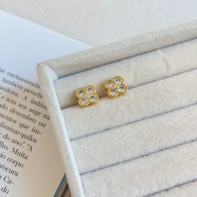 BRINCO TREVO GRANDE DE ZIRCONIA