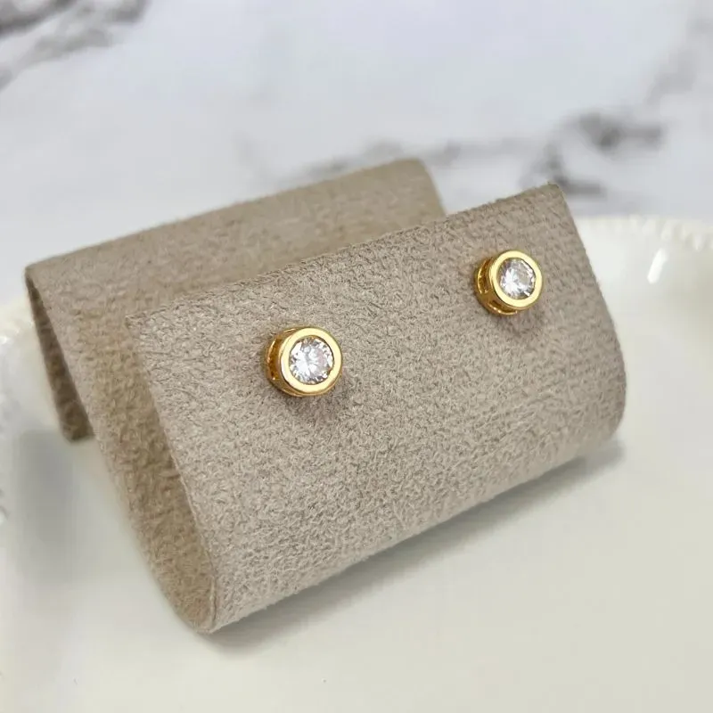 BRINCO ZIRCONIA REDONDA CRAVAÇÃO INGLESA - CRISTAL