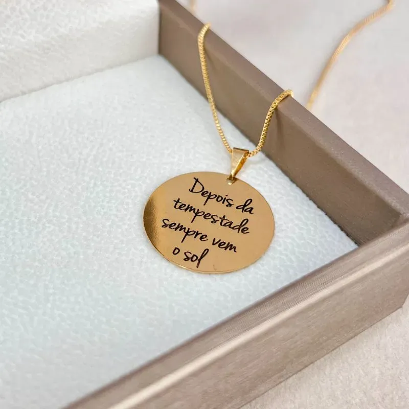 COLAR MEDALHA DEPOIS DA TEMPESTADE SEMPRE VEM O SOL