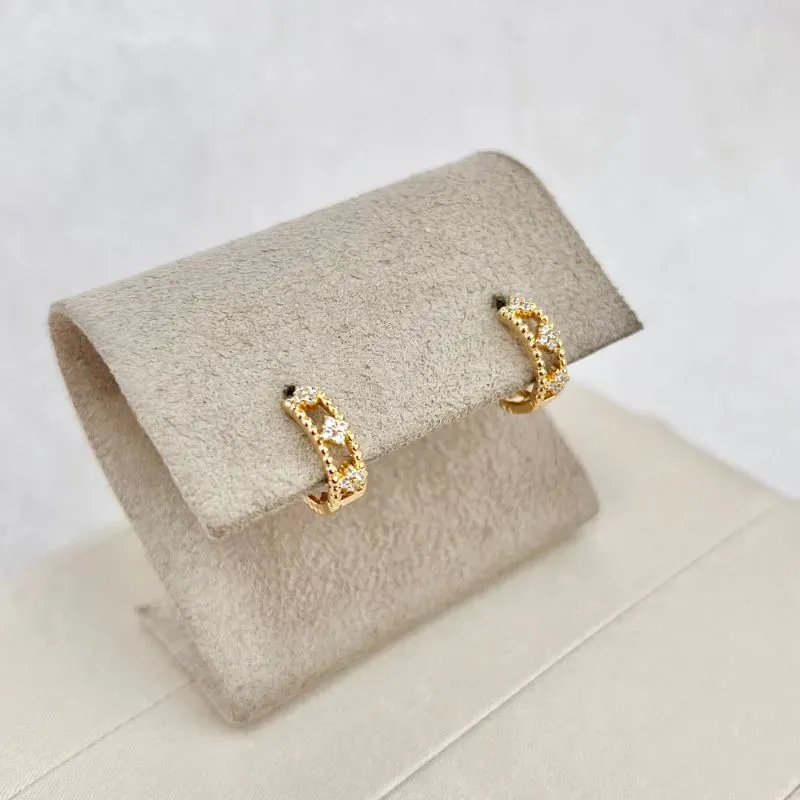 BRINCO ARGOLA ARTICULADA 3 TREVOS DE ZIRCONIAS