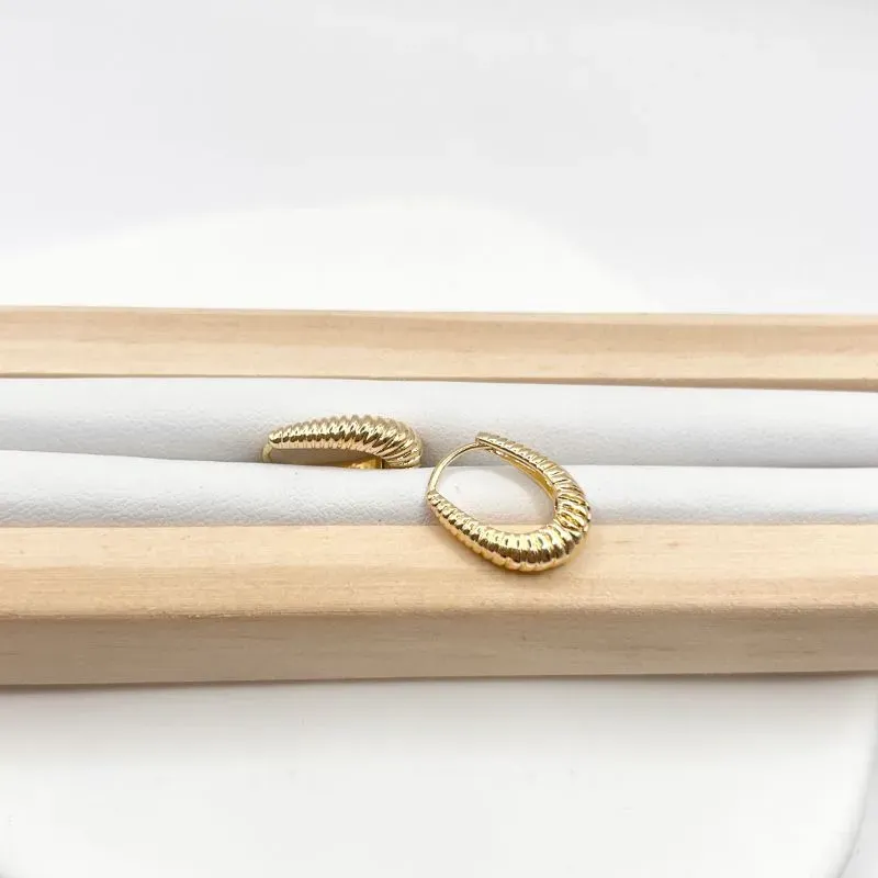 BRINCO ARGOLA ARTICULADA COM DETALHES