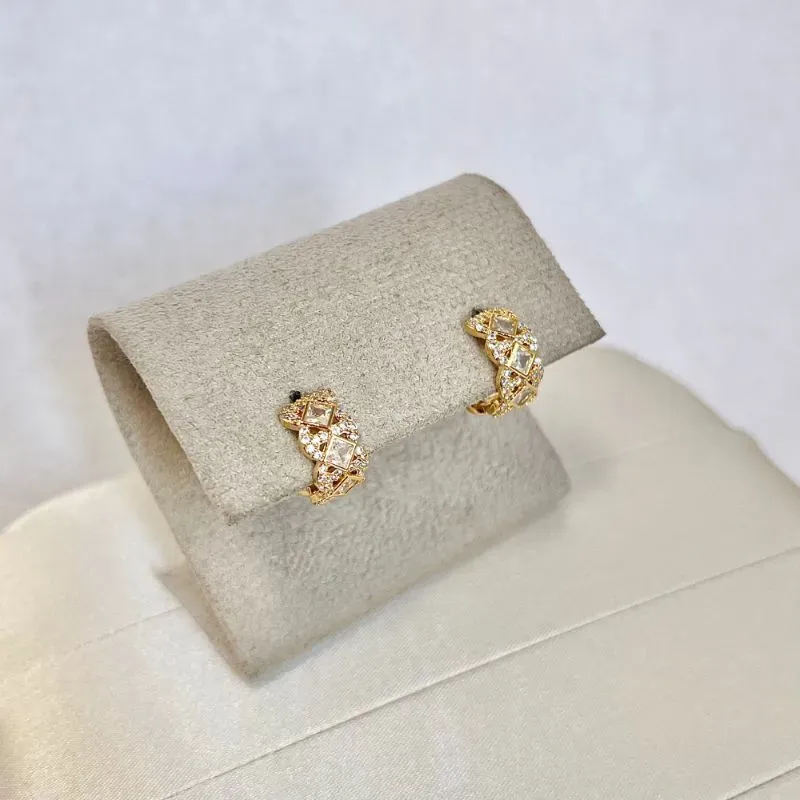 BRINCO ARGOLA ARTICULADA COM PEDRARIA