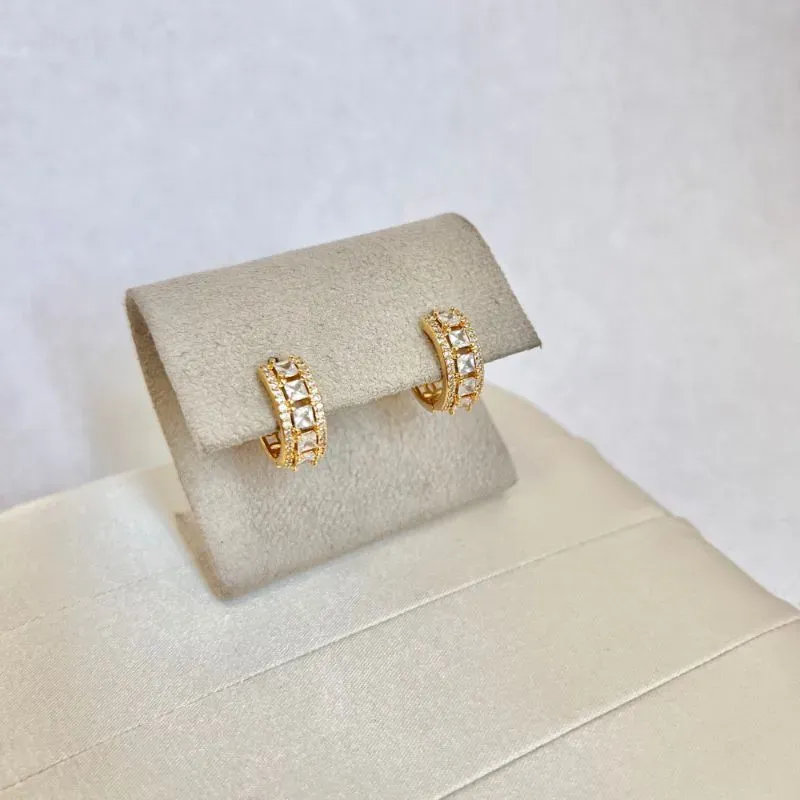 BRINCO ARGOLA ARTICULADA PEDRARIA