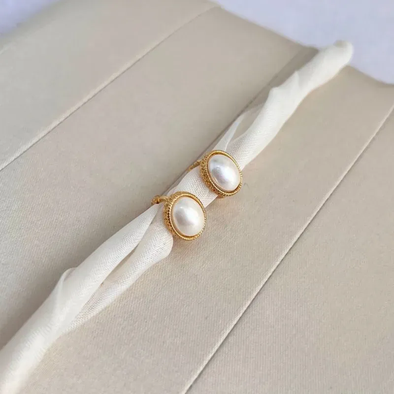 BRINCO ARGOLA ARTICULADA PÉROLA OVAL