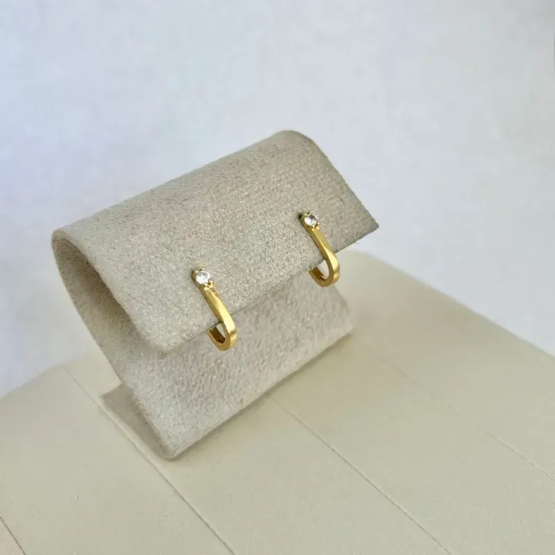 BRINCO ARGOLA CLICK COM UMA ZIRCONIA