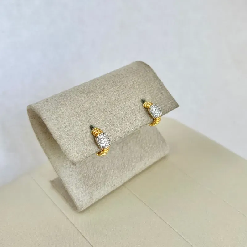 BRINCO ARGOLA COM DETALHE EM MICRO ZIRCONIAS