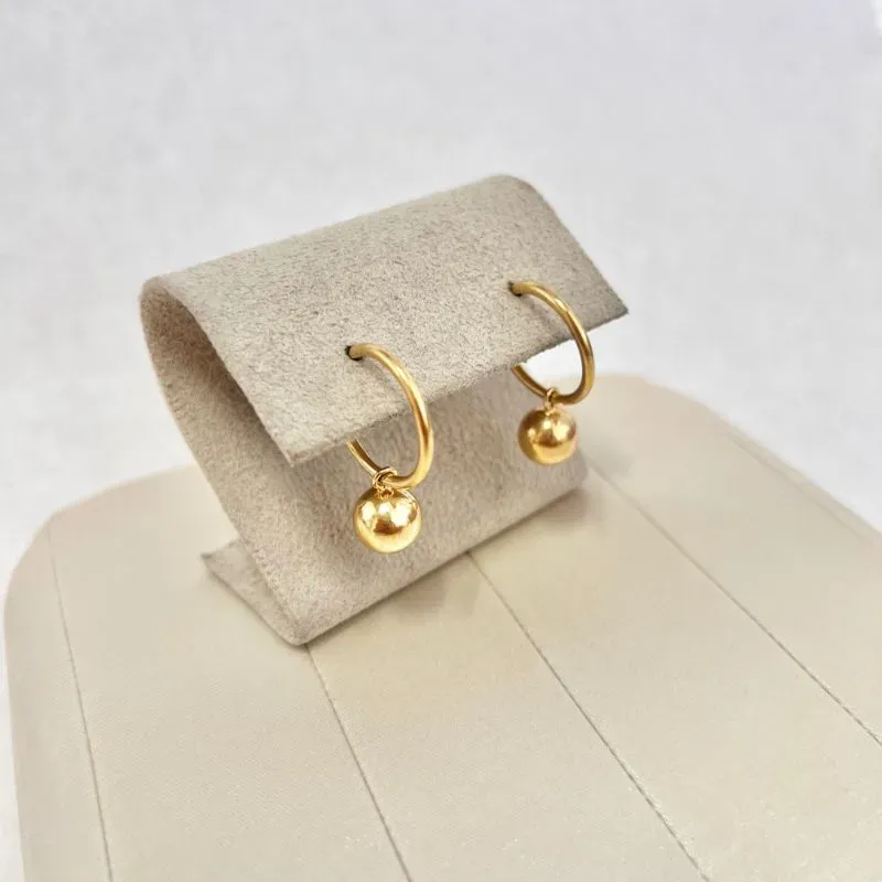 BRINCO ARGOLA FIO 2CM COM PINGENTE DE BOLA