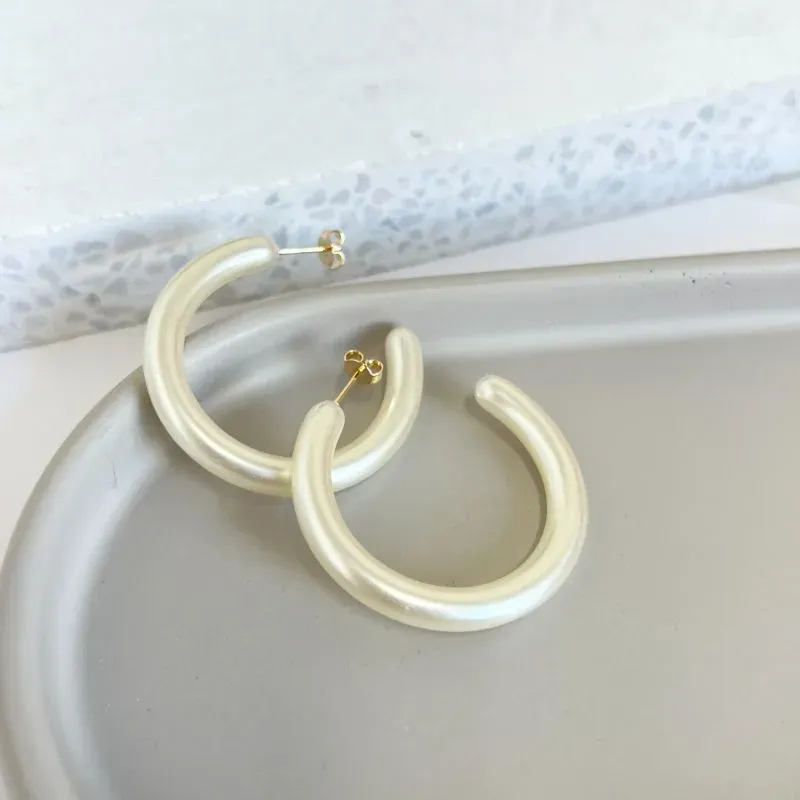 BRINCO ARGOLA PÉROLA 4CM