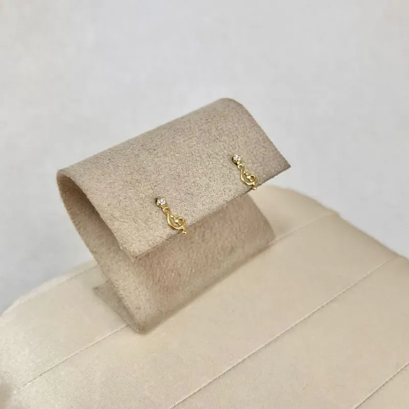 BRINCO CLAVE DE SOL COM PEDRINHA CRISTAL