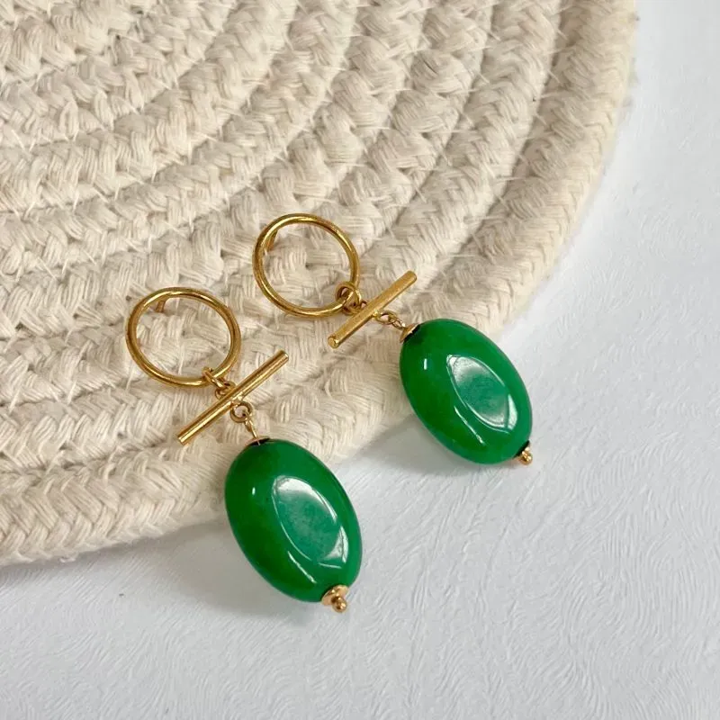 BRINCO PEDRA NATURAL VERDE ESMERALDA