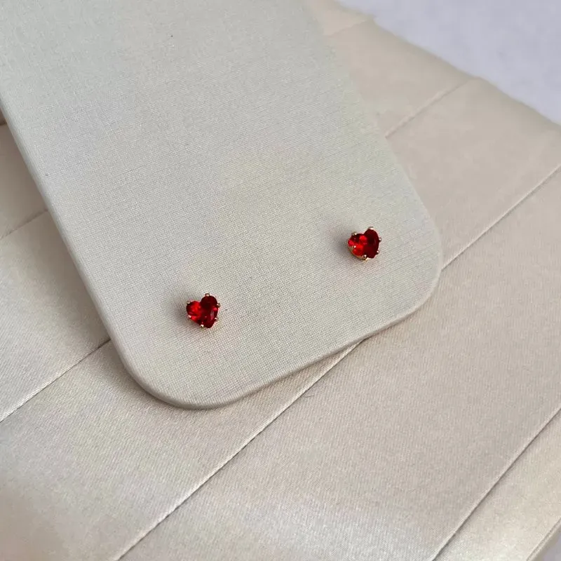 BRINCO PONTO DE LUZ CORAÇÃO 5MM - RUBI