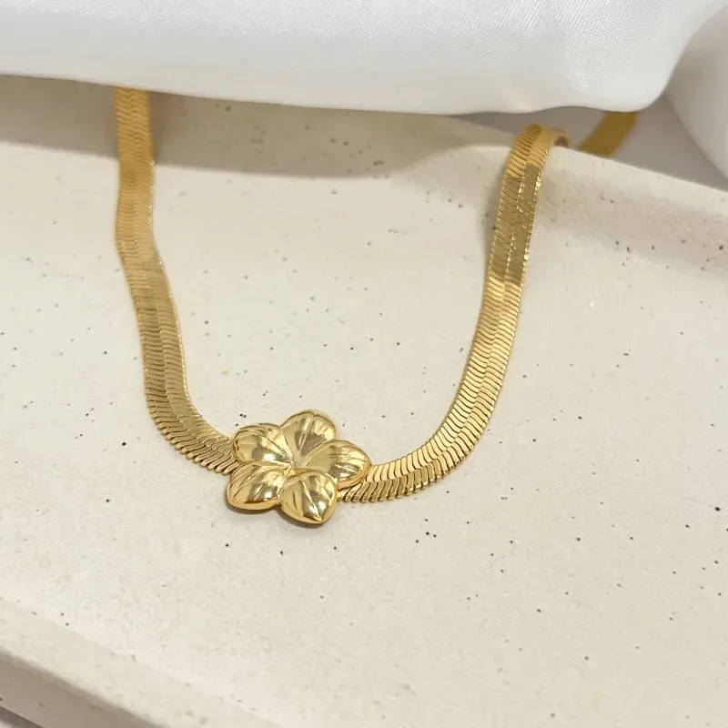 COLAR CHOKER FITA COM FLOR