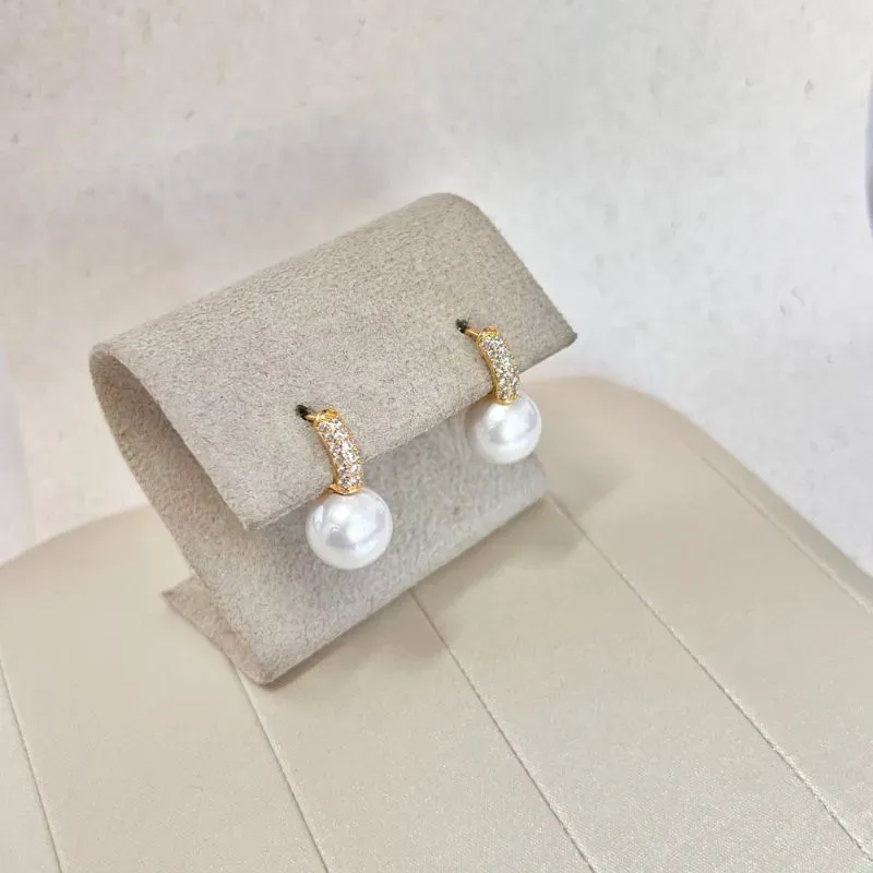 BRINCO ARGOLA ARTICULADA CRAVEJADA E 1 PÉROLA