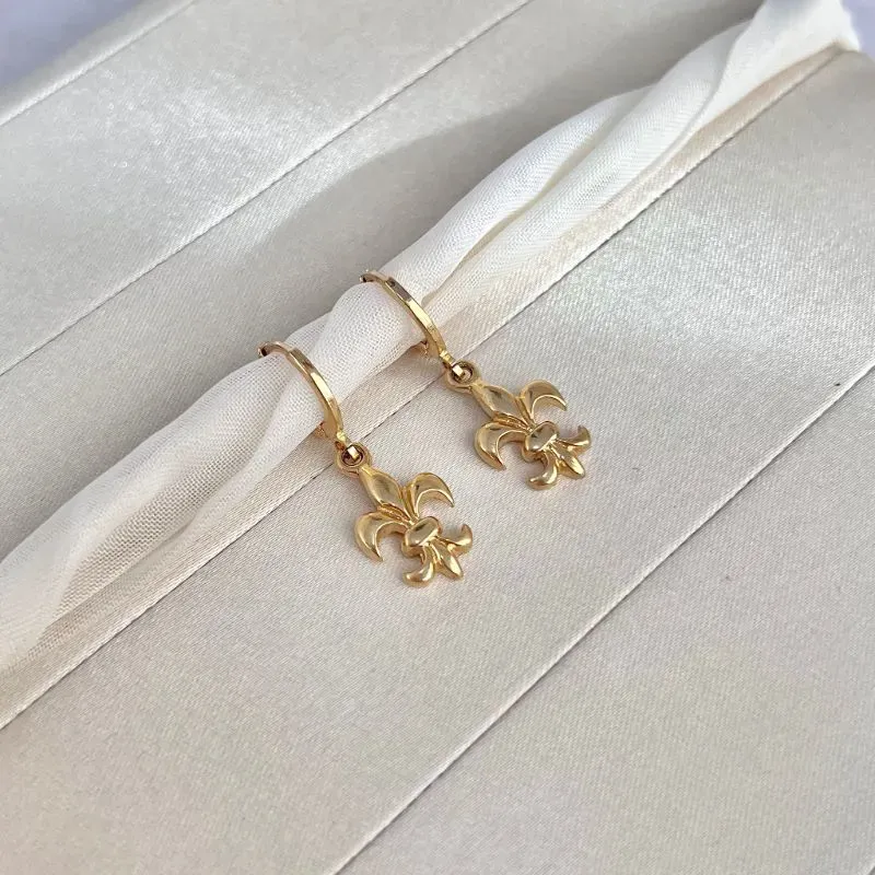 BRINCO ARGOLA CLIK FLOR DE LÓTUS