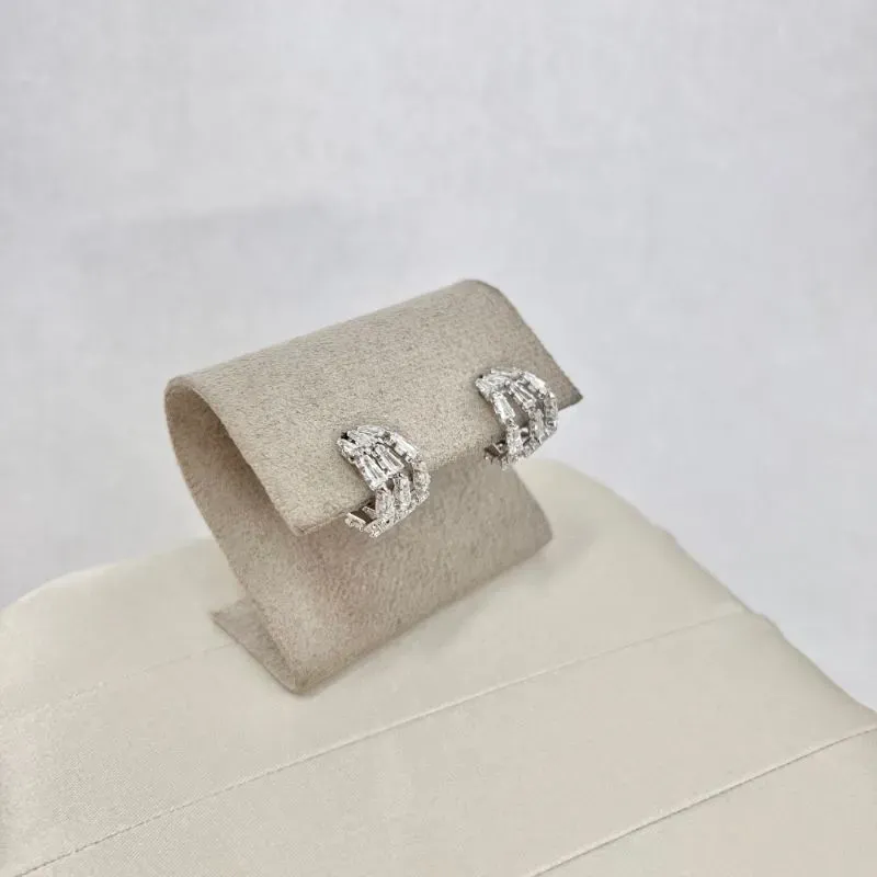 BRINCO ARGOLA TRIPLA DE BAGUETES