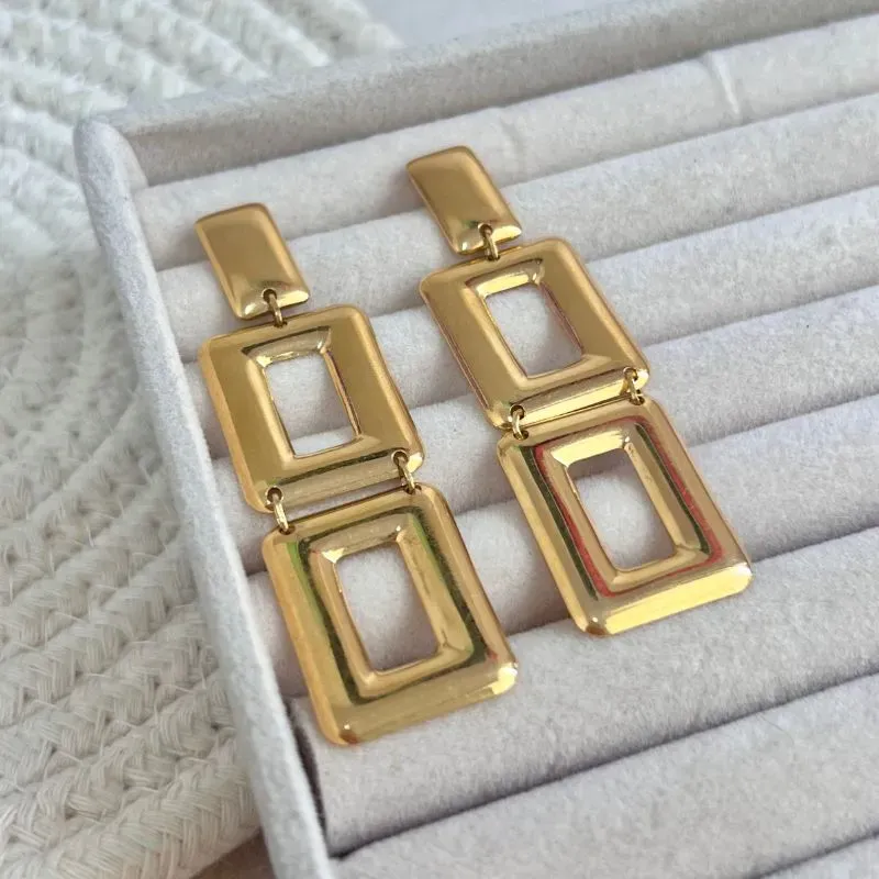 BRINCO LONGO QUADRADOS