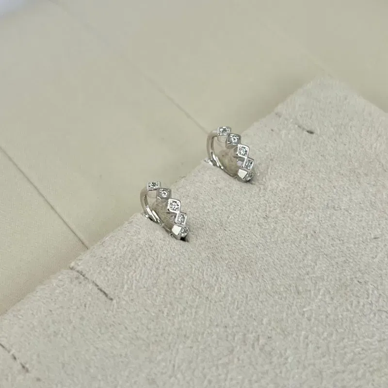 BRINCO MINI ARGOLA MINI PEDRINHAS