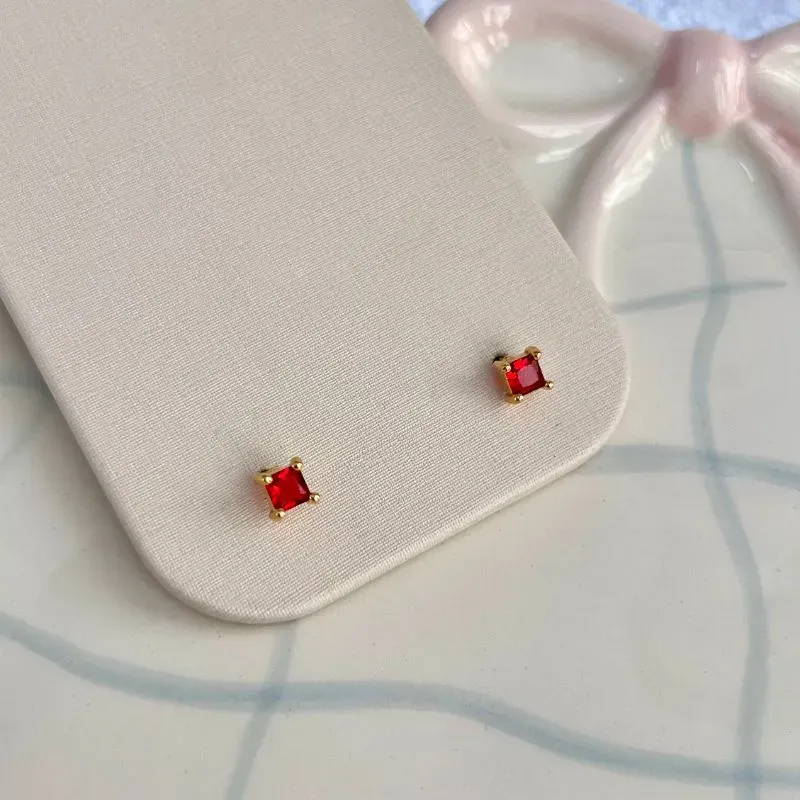 BRINCO MINI PEDRINHA VERMELHA