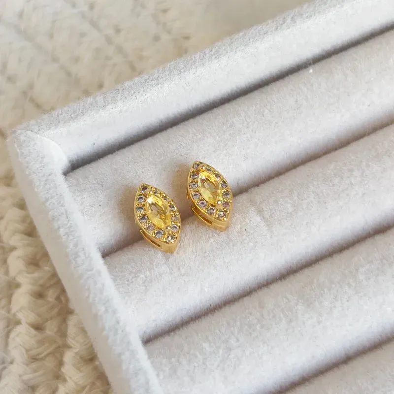 BRINCO PRINCESA PEDRA FORMATO NAVETE - AMARELO