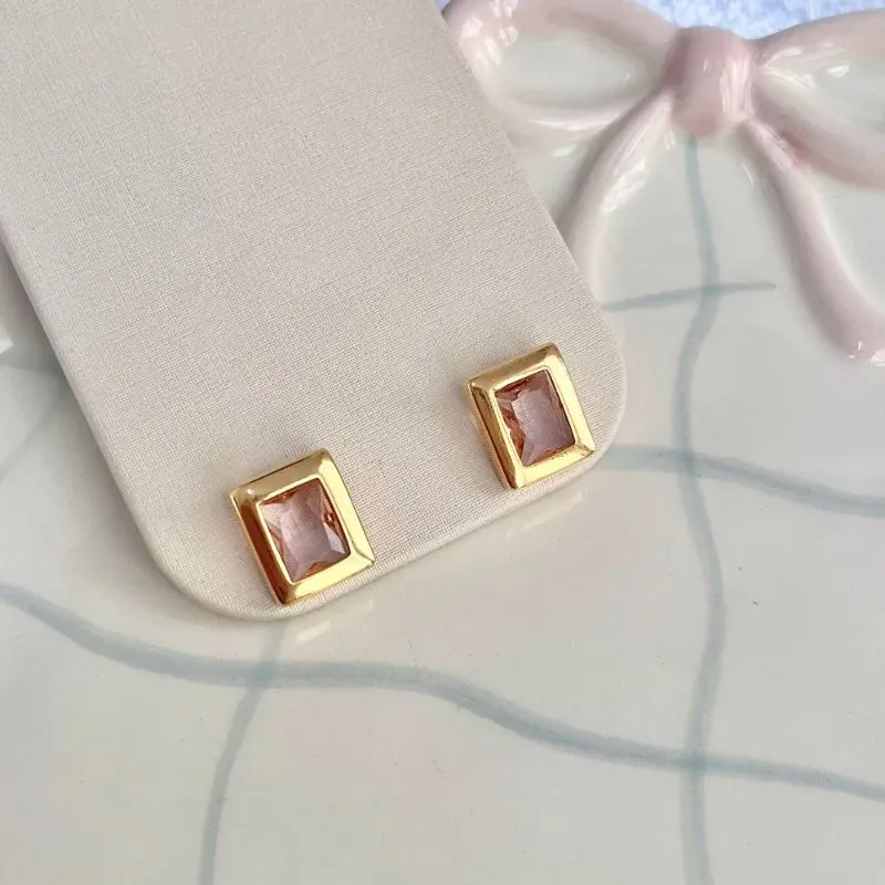 BRINCO QUADRADO PEDRA ROSA