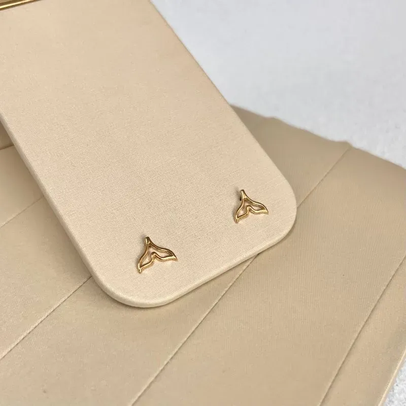 BRINCO RABO DE BALEIA VAZADO