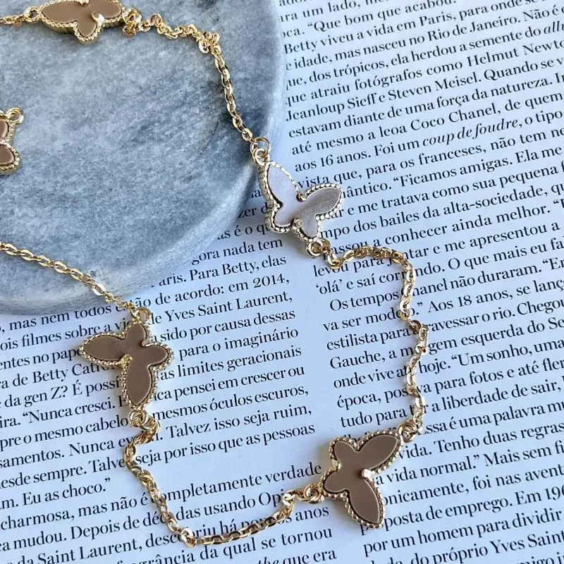 COLAR 5 BORBOLETAS MOCHA 65CM