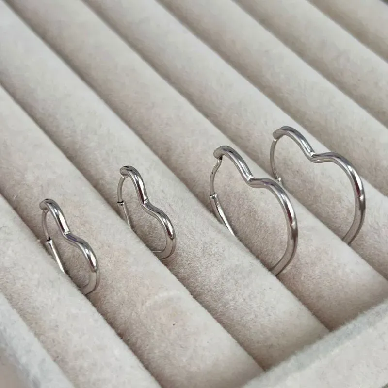 DUPLA ARGOLA FIO CORAÇÕES