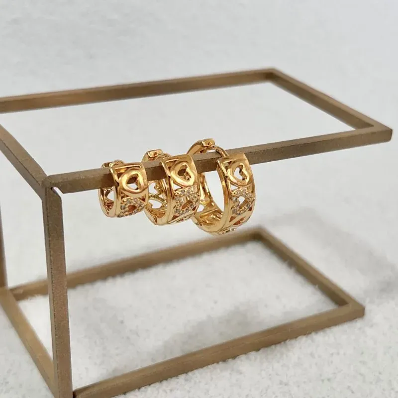 TRIO BRINCO DE ARGOLA CORAÇÕES VAZADOS E CRAVEJADOS