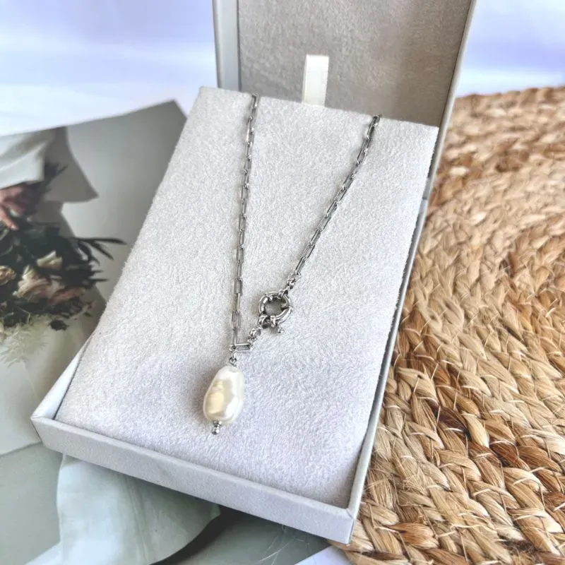 COLAR CHOKER CARTIER COM FECHO BOIA E PÉROLA BARROCA