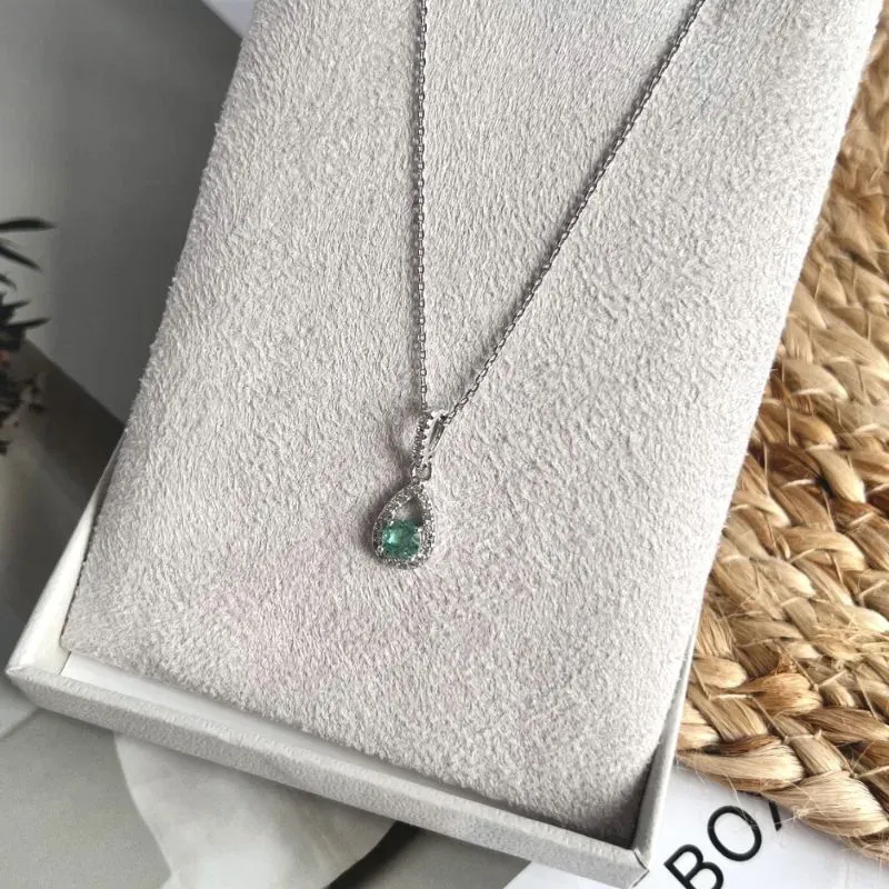 COLAR GOTA VAZADA COM PEDRA TURMALINA MENTA