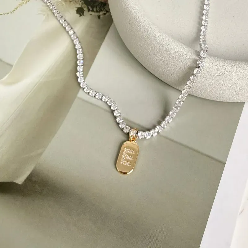 COLAR RIVIERA COM PLACA DE LETRA - E