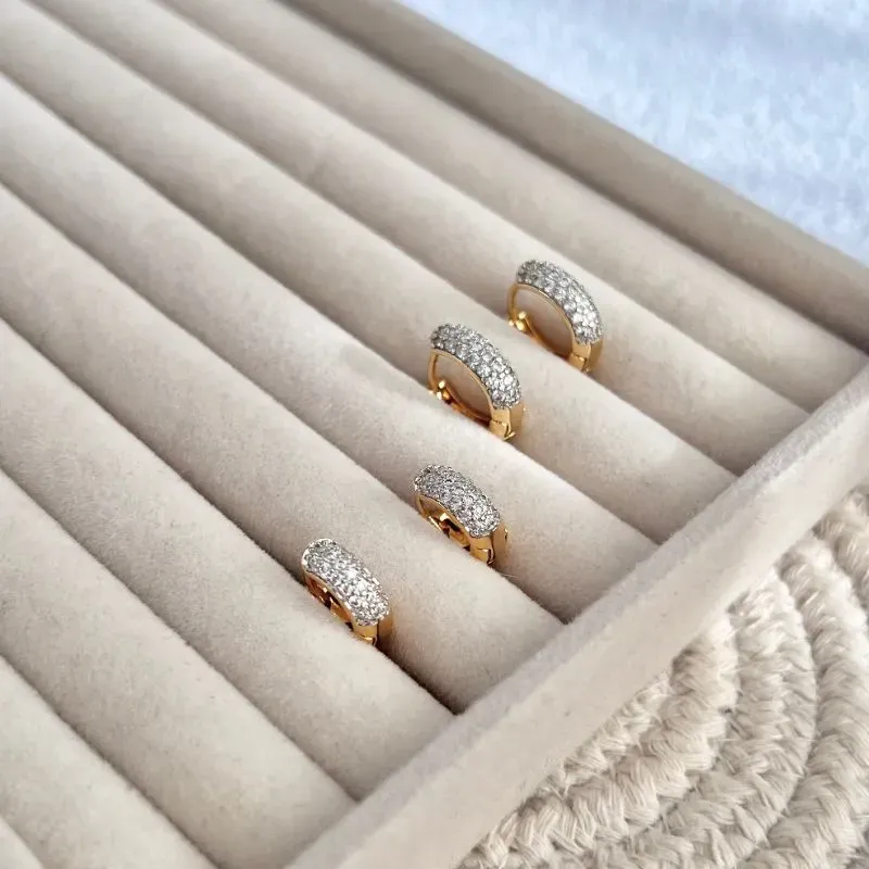 DUPLA BRINCOS DE ARGOLA ARTICULADA CRAVEJADAS