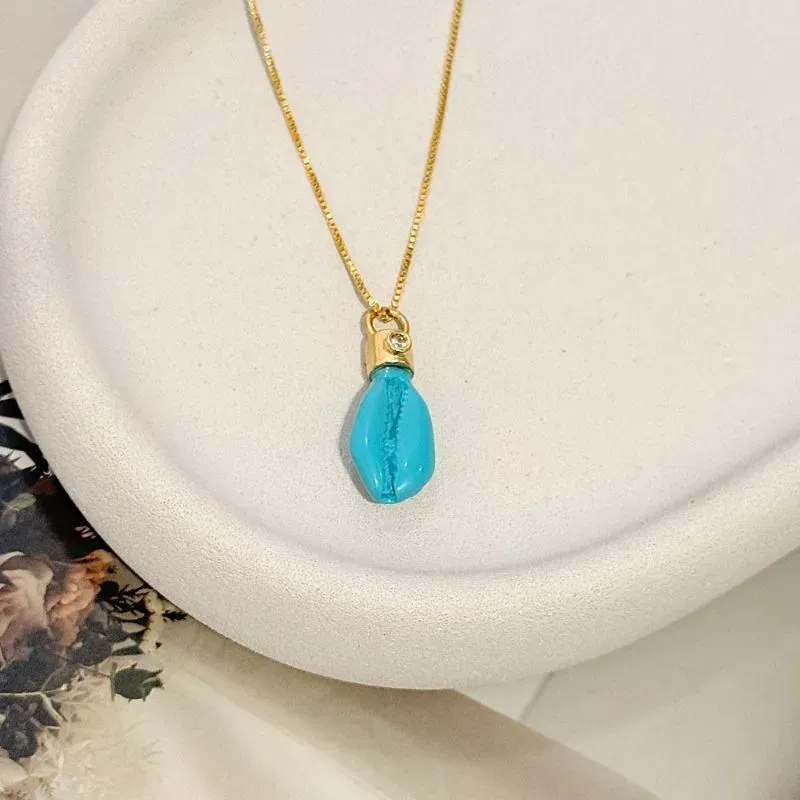 COLAR PINGENTE BÚZIO DE ACRÍLICO AZUL