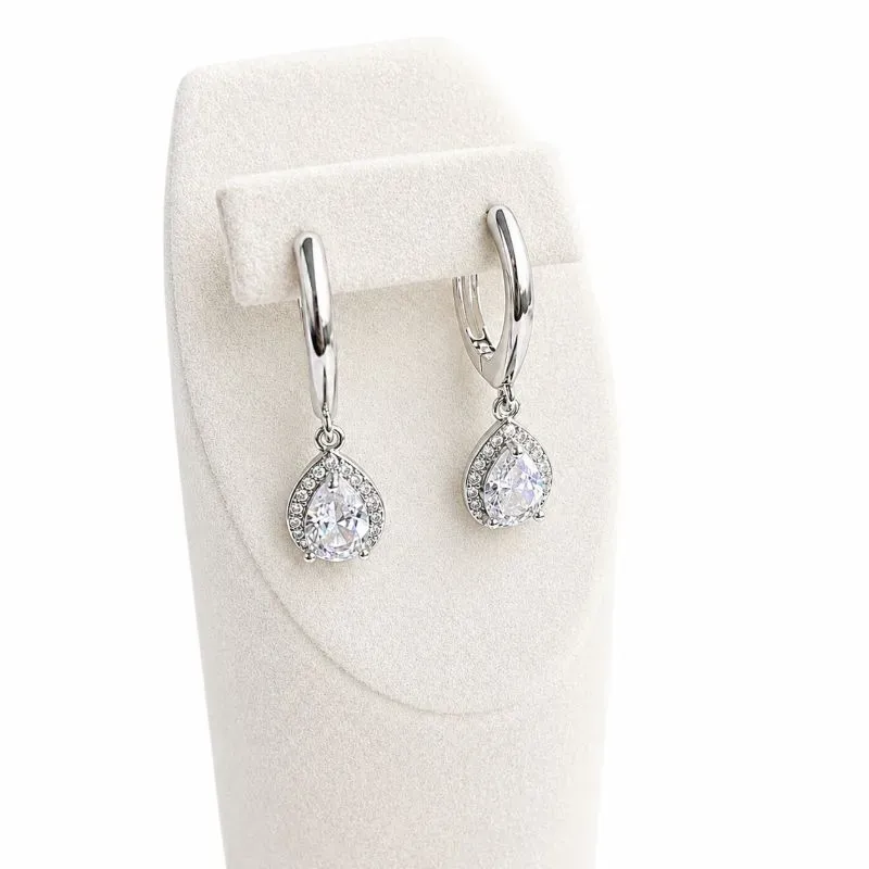 BRINCO ARGOLA COM PINGENTE DE GOTA CRISTAL