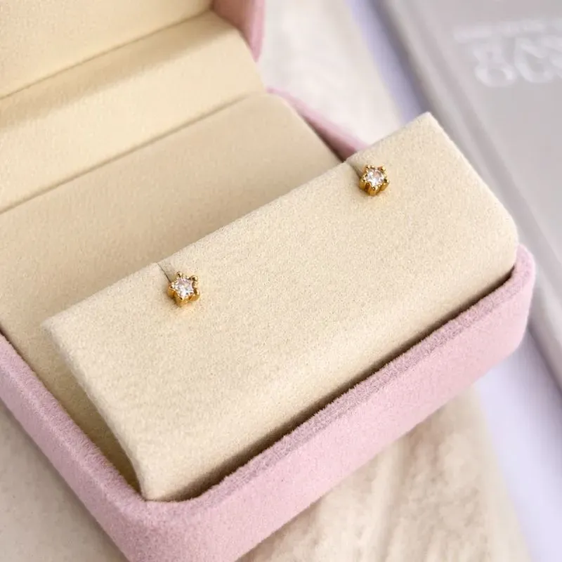 BRINCO ESTRELA PEDRA DE ZIRCONIA E ACABAMENTO EM VOLTA 3MM