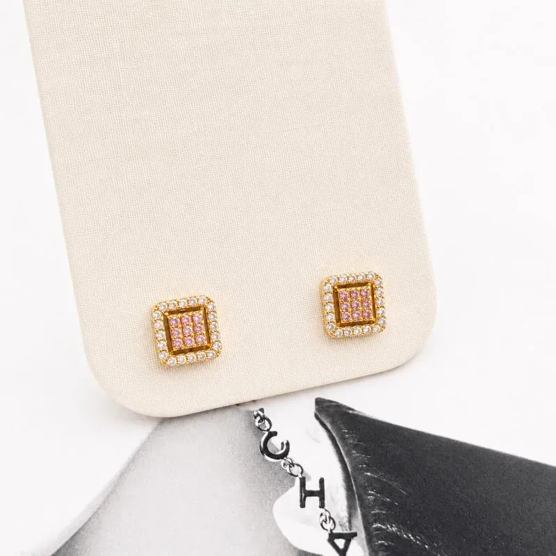 BRINCO QUADRADO CRAVEJADO COM ZIRCONIA ROSA CLARO