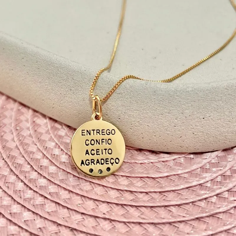 COLAR MEDALHA ENTREGO/CONFIO/ACEITO/AGRADEÇO