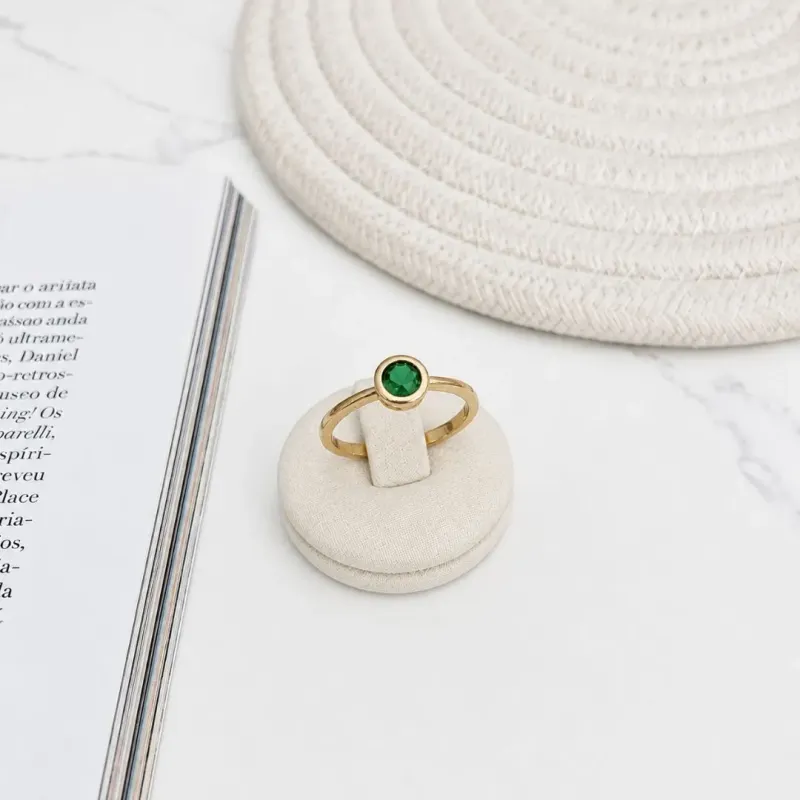 ANEL PEDRA VERDE ESMERALDA CRAVAÇÃO INGLESA