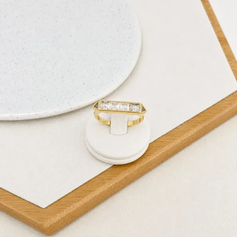 ANEL ZIRCONIAS QUADRADAS