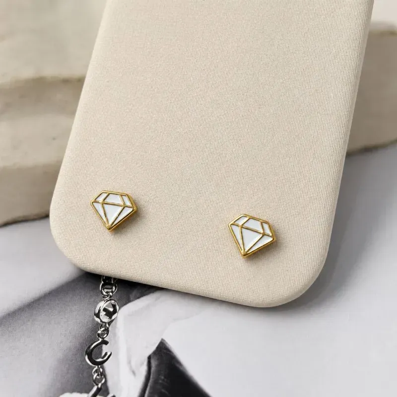 BRINCO DIAMANTE RESINADO BRANCO
