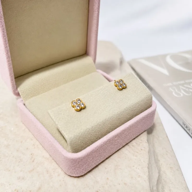 BRINCO TREVO DE ZIRCONIA