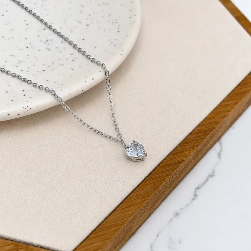 COLAR ELOS COM PINGENTE DE CORAÇÃO DE ZIRCONIA