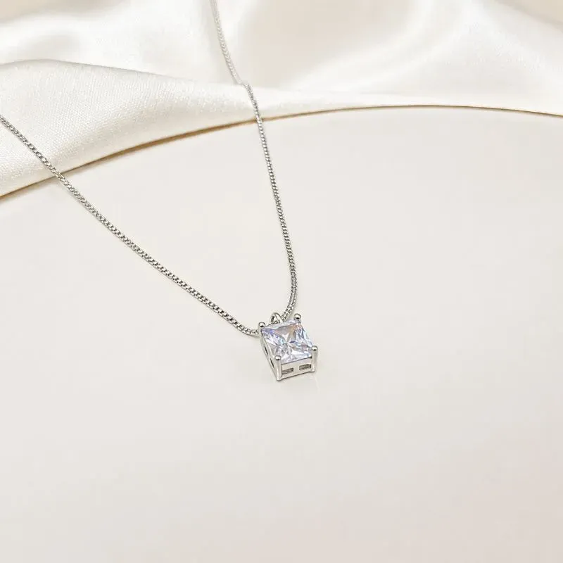 COLAR VENEZIANA PINGENTE DE RETANGULAR DE ZIRCONIA 50CM