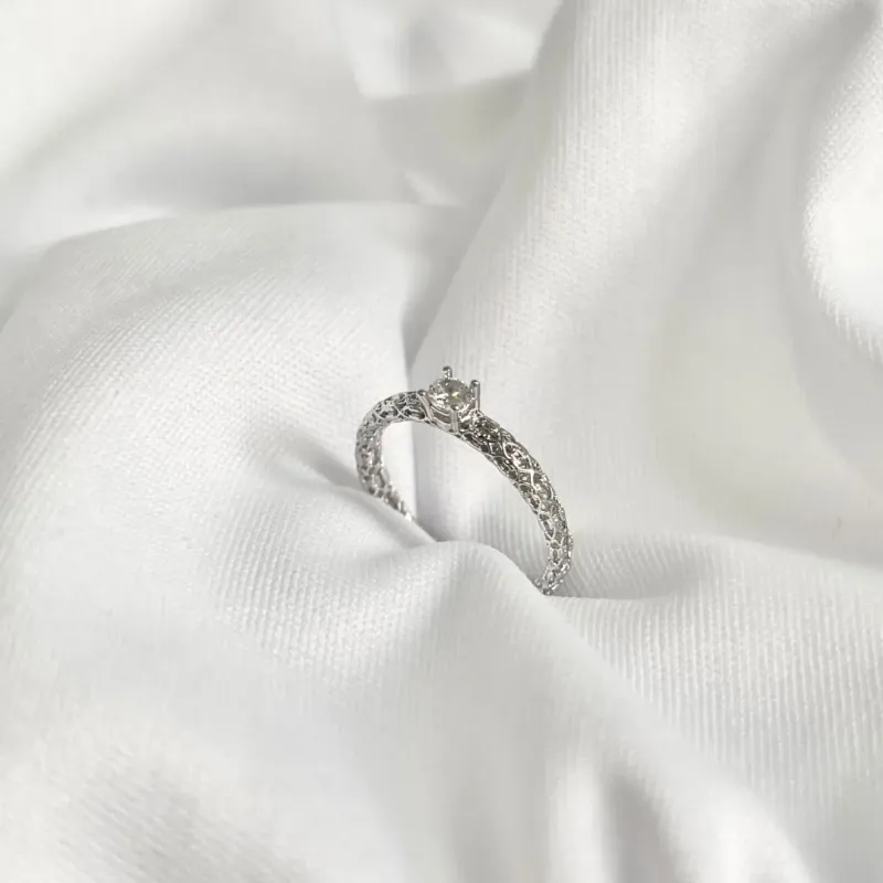 ANEL SOLITÁRIO ARO TRABALHADO
